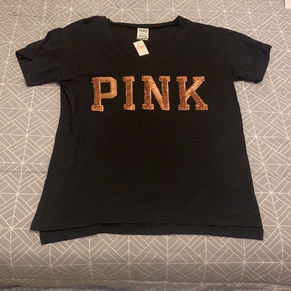Pink by VS leggings and v-neck tee shirt. - Picture 2 of 5
